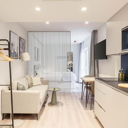 Limehome Madrid Calle De Juan Hurtado De Mendoza Zewnętrze zdjęcie