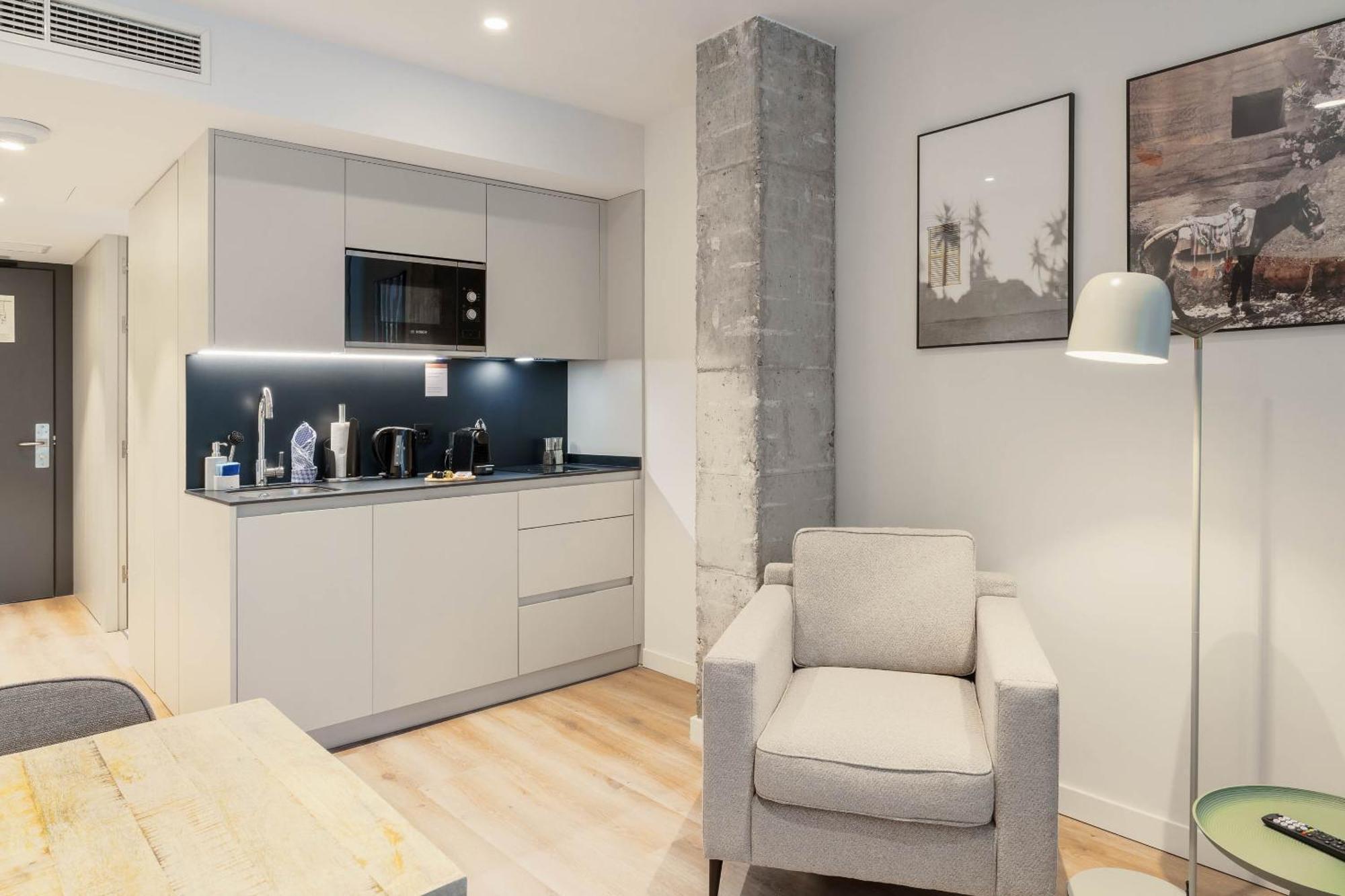 Limehome Madrid Calle De Juan Hurtado De Mendoza Zewnętrze zdjęcie