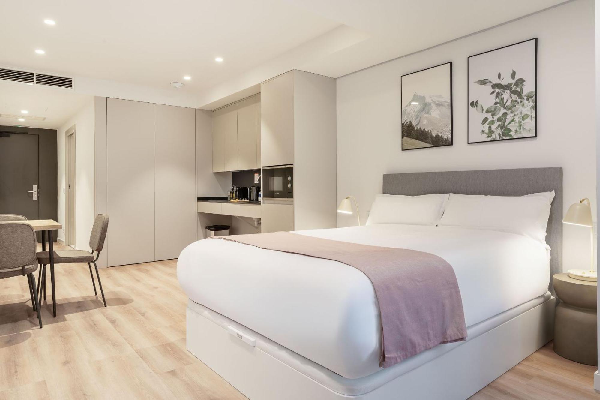 Limehome Madrid Calle De Juan Hurtado De Mendoza Zewnętrze zdjęcie