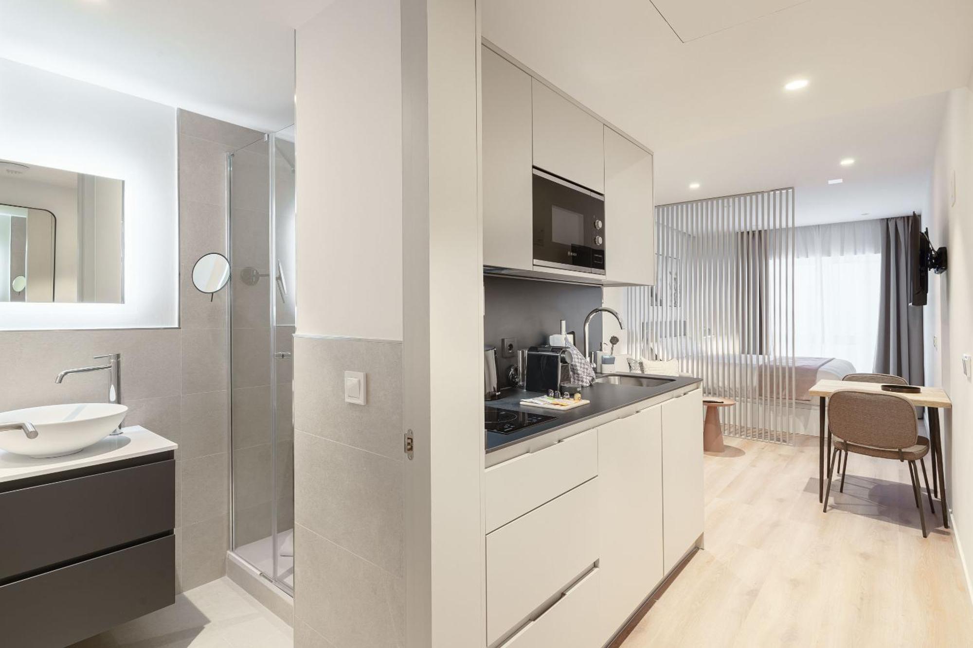 Limehome Madrid Calle De Juan Hurtado De Mendoza Zewnętrze zdjęcie